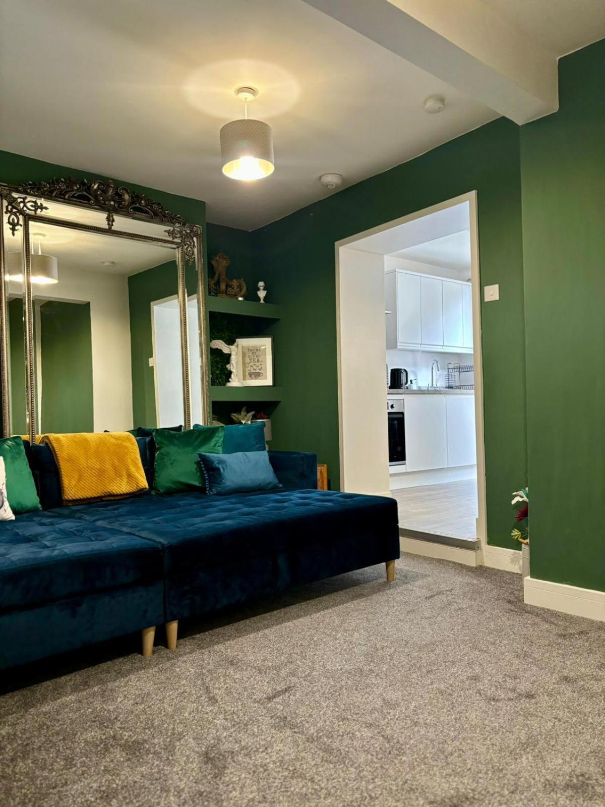 Stylish And Chic Seaside Apartment Southend-on-Sea Exterior photo